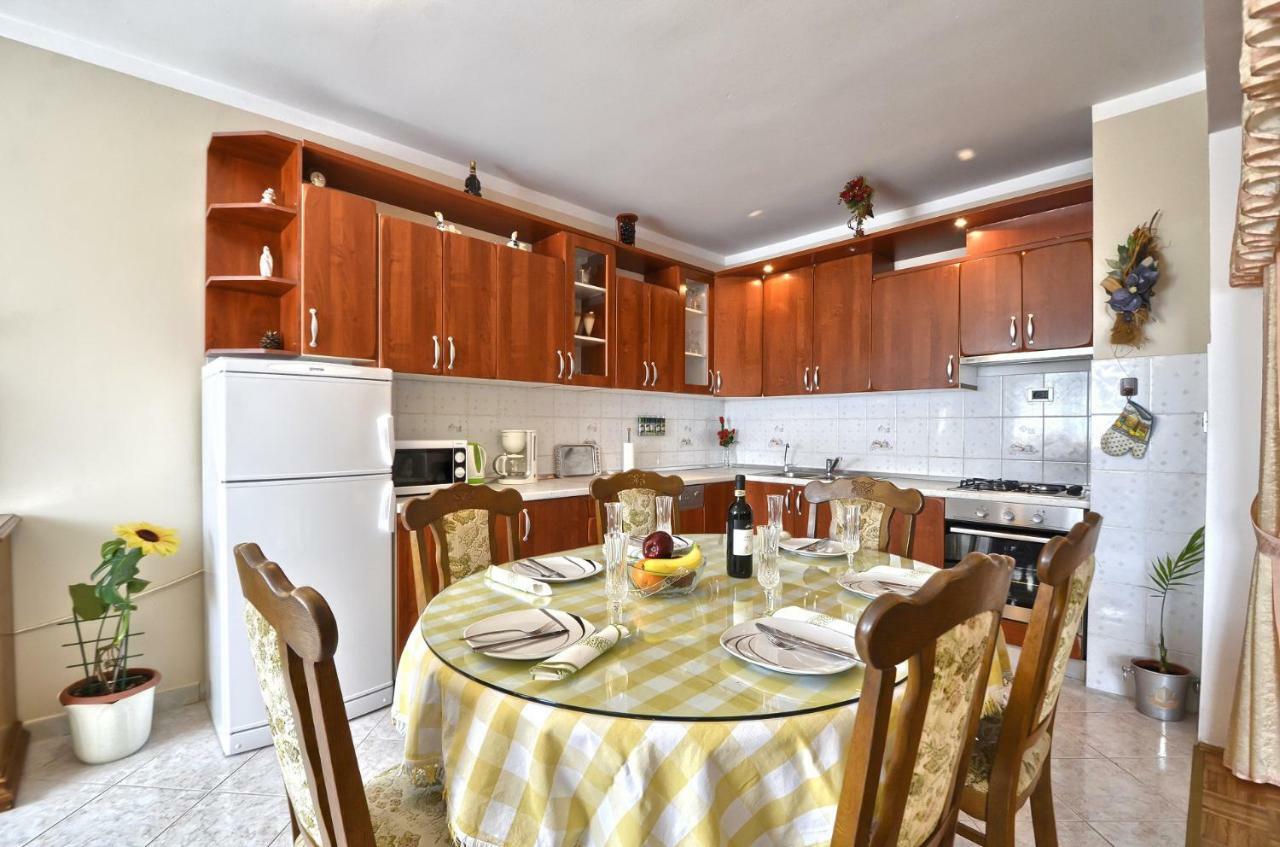 Apartment Pecirep Пула Екстериор снимка