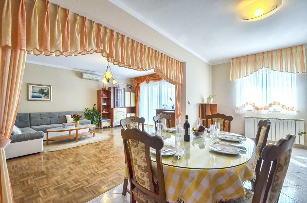 Apartment Pecirep Пула Екстериор снимка