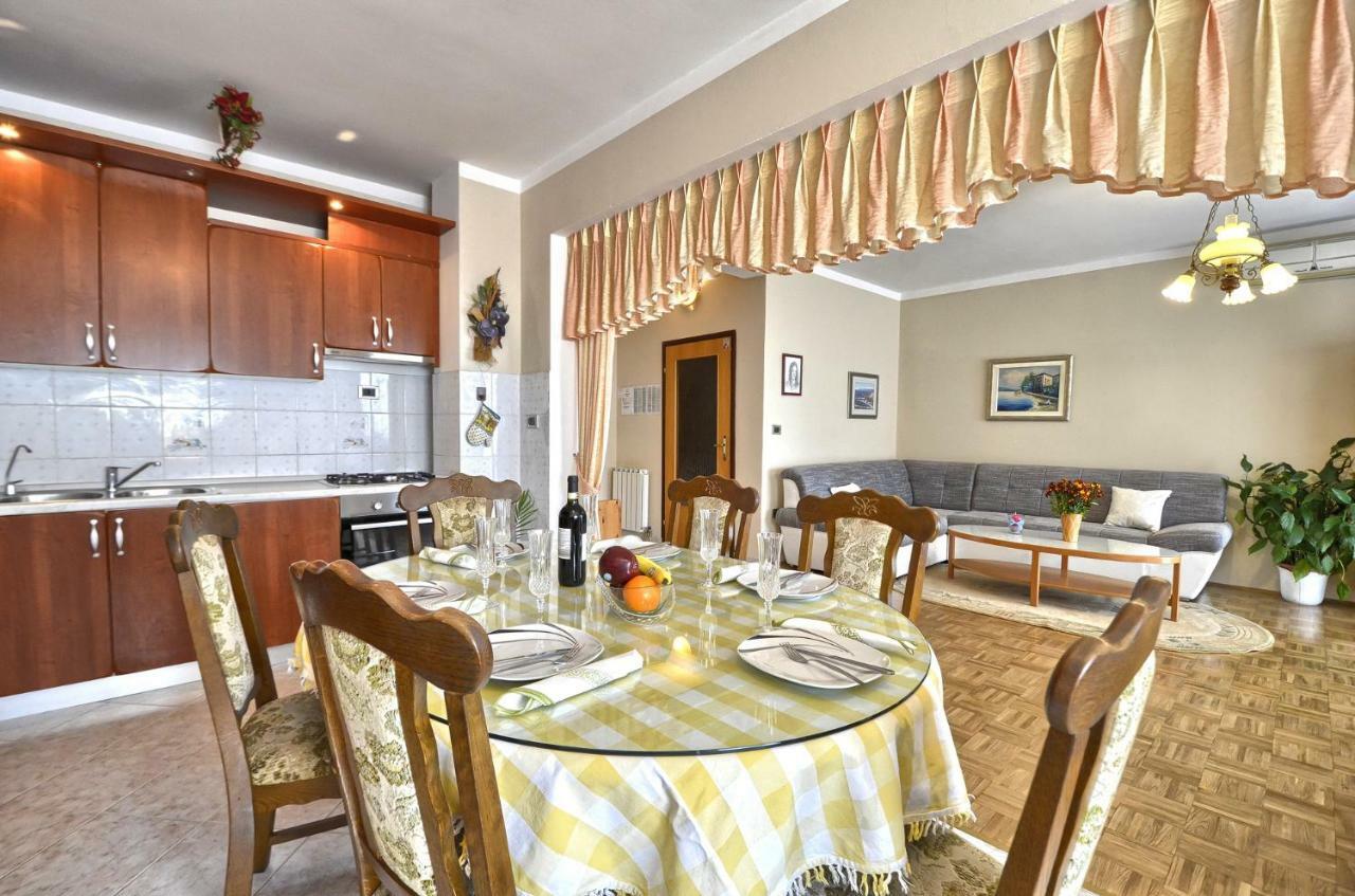 Apartment Pecirep Пула Екстериор снимка