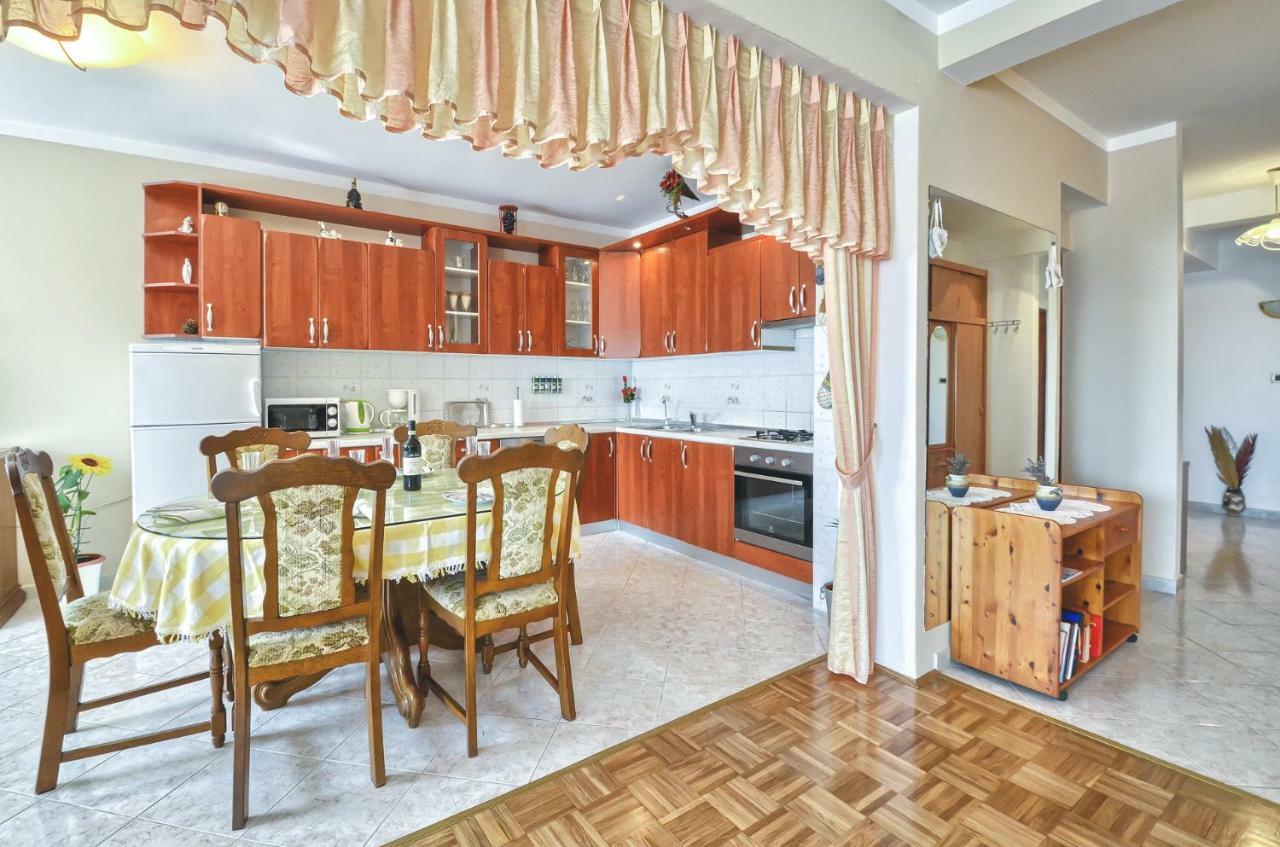 Apartment Pecirep Пула Екстериор снимка