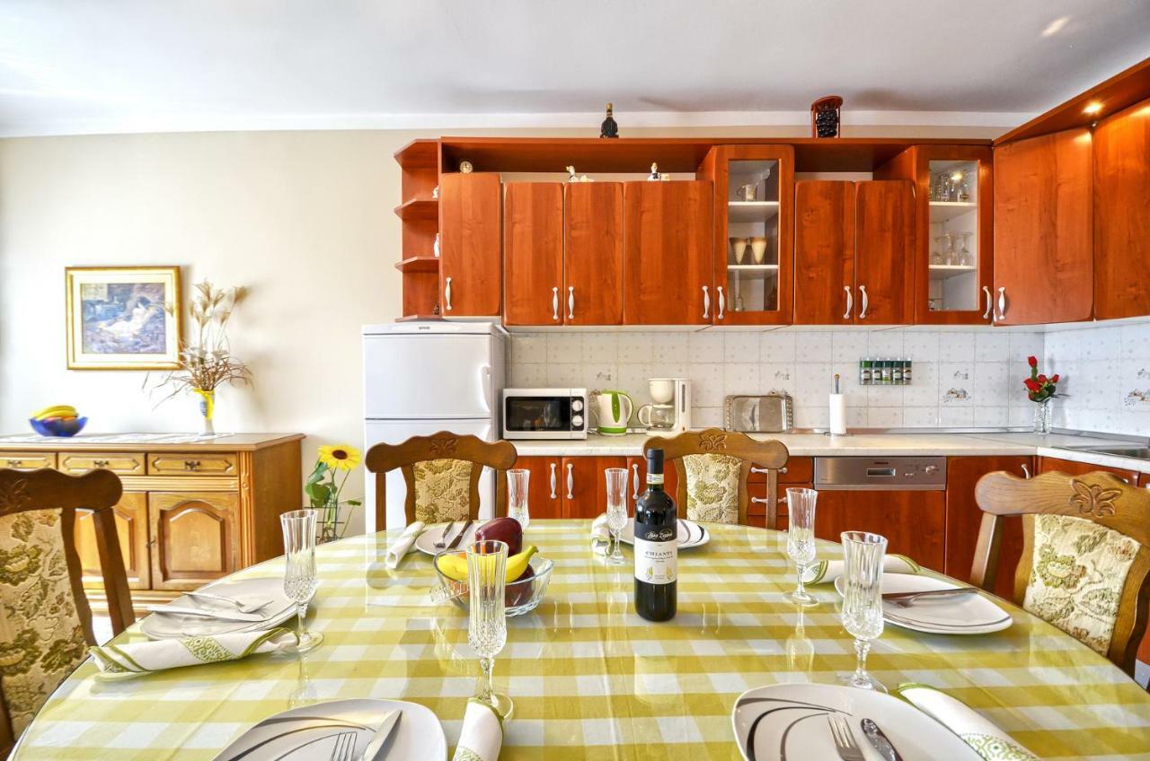 Apartment Pecirep Пула Екстериор снимка