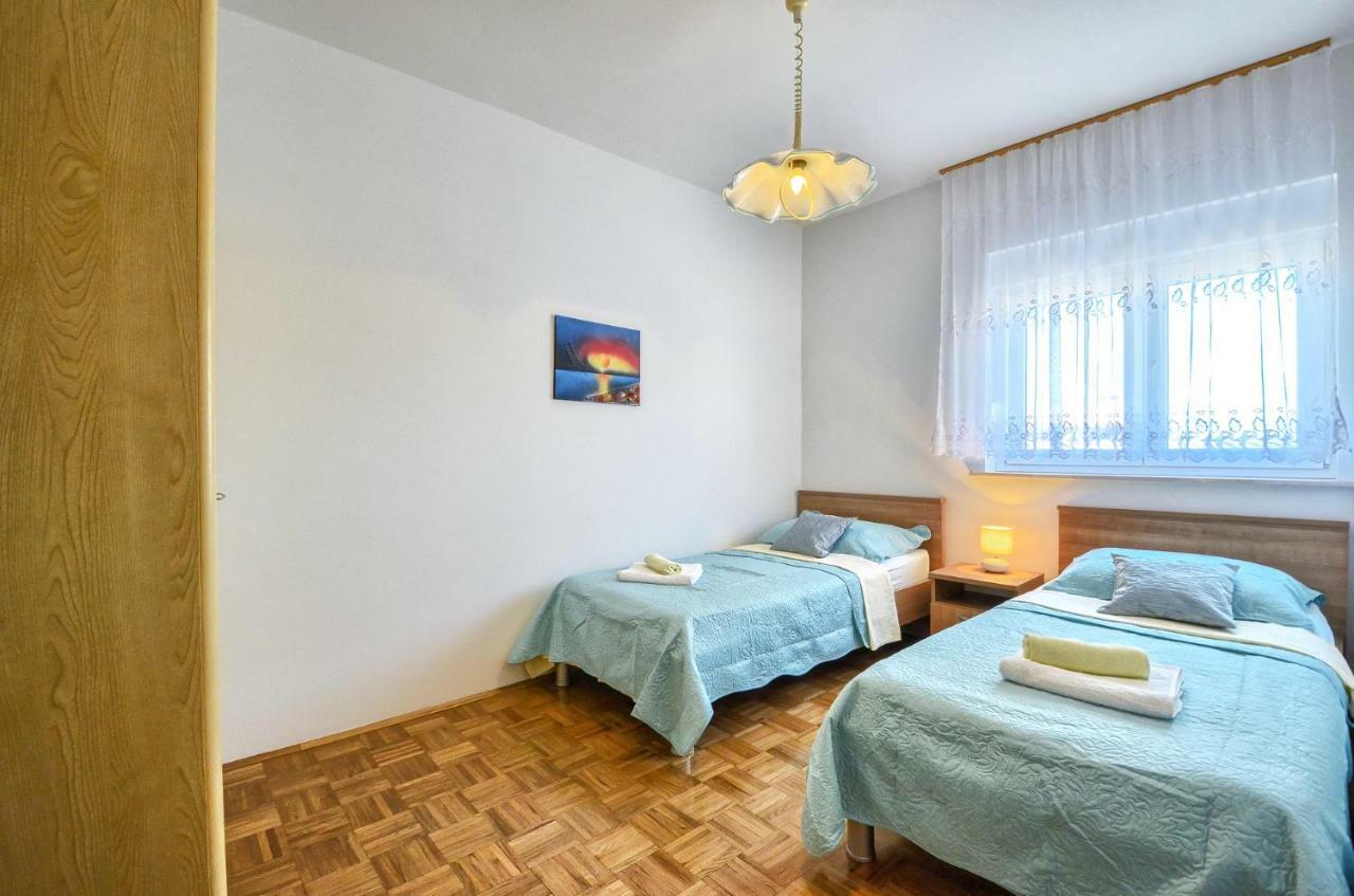 Apartment Pecirep Пула Екстериор снимка
